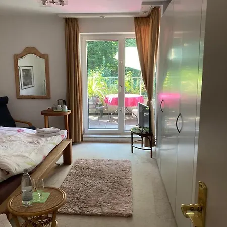 Haus Am Wald Bed & Breakfast *